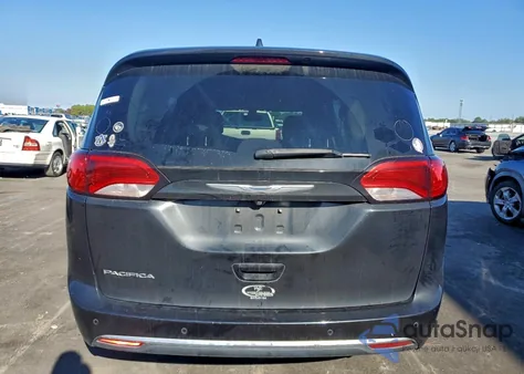 2018 Chrysler Pacifica Touring Plus z USA, uszkodzony, nr VIN 2C4RC1FG1JR100611